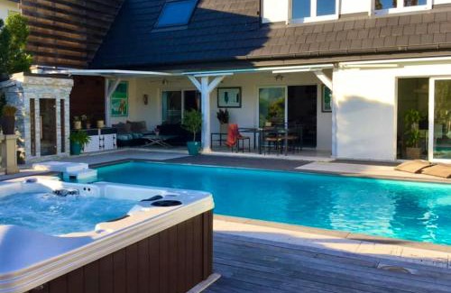 Walbach House | Maison confortable à Walbach avec piscine privée
