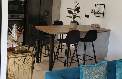 Lunel House | Maison Contemporaine Idéale Pour Famille