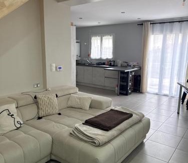 Villefontaine Villa | Maison cosi