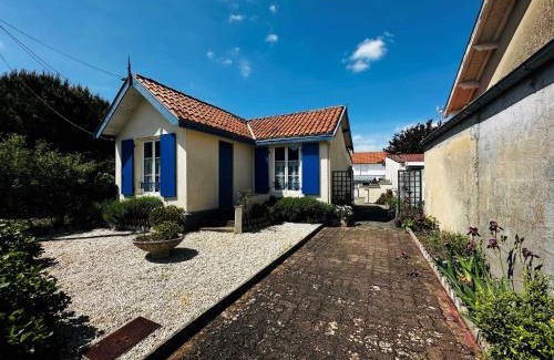 Fouras House | Maison cosy à Fouras, proche plage, animaux acceptés - FR-1-709-80