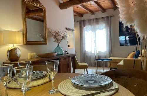 Aigues-Mortes Medieval City House | Maison cosy, 2 chambres, adossée aux remparts