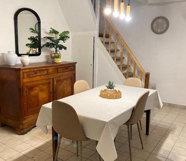 La Trimouille House | Maison cosy avec cour privée - Calme et nature, La Trimouille