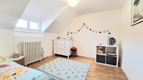 Miroir - Batignolles House | Maison Cosy avec Jardin Proche 24h du Mans