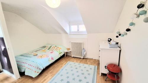 Miroir - Batignolles House | Maison Cosy avec Jardin Proche 24h du Mans