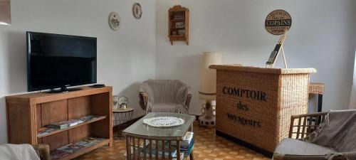 Bigny House | Maison Cosy avec Terrasse à Vallenay