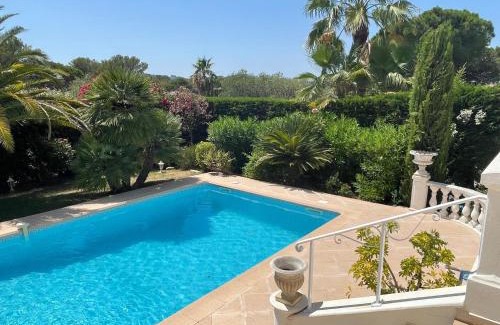 Valescure Villa | Maison cosy en bordure du golf.