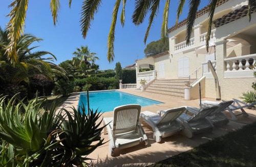 Valescure Villa | Maison cosy en bordure du golf.