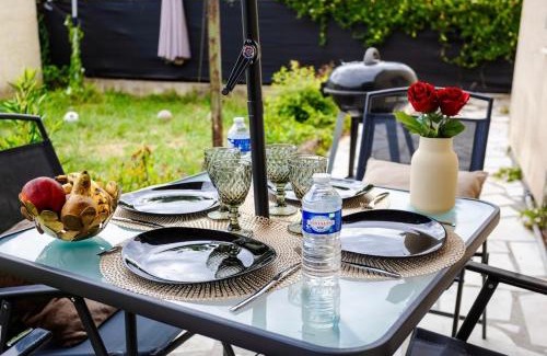 Livry-Gargan House | Maison Cosy Paisible avec Jardin