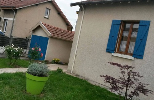 Parilly House | Maison Cozy + Jardin 425m2, Parking, Quartier Calme
