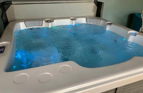 Nogent-sur-Vernisson House | Maison détente avec jacuzzi spa massant