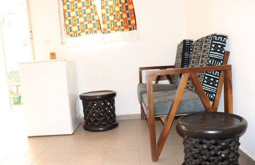 Yaounde Villa | maison d'hôte sécurisée situé au coeur de ville avec galerie d'art et restaurant