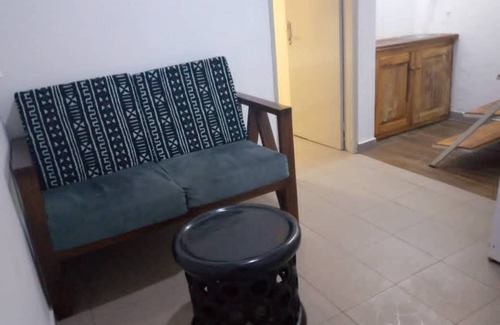 Yaounde Villa | maison d'hôte sécurisée situé au coeur de ville avec galerie d'art et restaurant