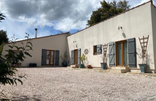 Roquebrun Villa | Maison d'Izzy, villa with private swimming pool and outdoor kitchen