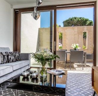 Saint-Tropez City Centre Apartment | Maison Danube