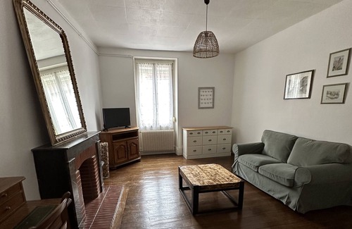 Semur-en-Auxois House | Maison de 100 m2 à 10mn à Pied du Centre-ville Médiéval