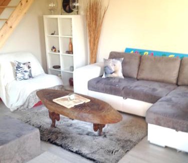 Dainville House | Maison de 2 chambres avec vue sur la ville jardin clos et wifi a Dainville