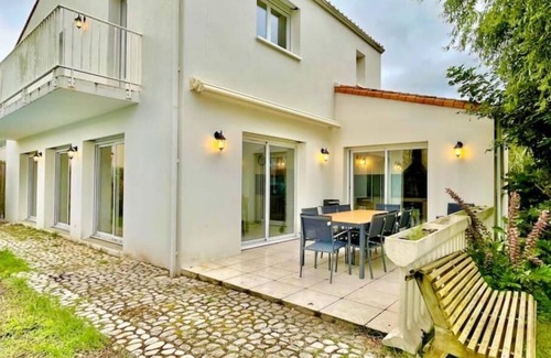 Saint-Augustin House | Maison de 4 Chambres Avec 3 Salles de Bain Avec TV Dans Toutes les Chambres