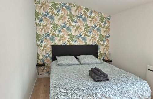 Saint-Amand-sur-Sevre Apartment | Maison de Bourg St Amand 5pers 15min Puy du Fou