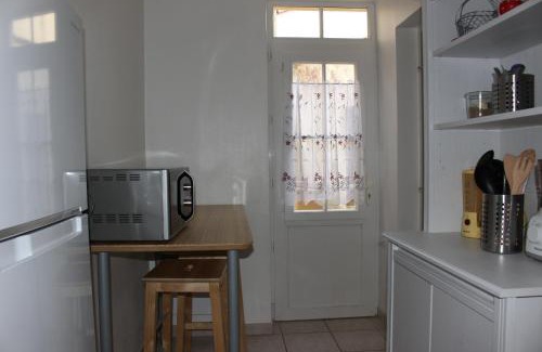 Talmont-Saint-Hilaire House | maison de bourg