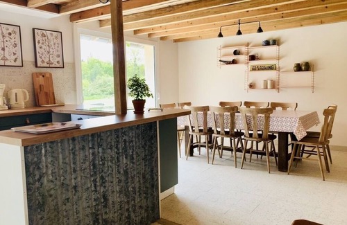 Saint-Viatre House | Maison de Campagne Confortable en Sologne, vue sur L'étang