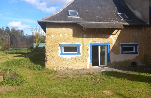 Betton House | Maison de Campagne Paisible Avec Piscine à Proximité de Rennes