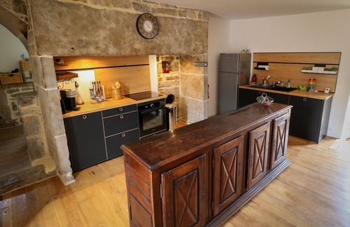 Rignac House | Maison de Campagne Rénovée Avec Piscine, Entre Rocamadour et Padirac