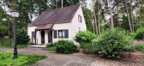Arbonne-la-Foret House | Maison de charme à Arbonne-la-Forêt avec terrasse-jardin verdoyant