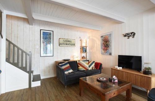 Les Portes-en-Re House | Maison de Charme au Centre du Village avec Cheminée et Cuisine Équipée - FR-1-434-56