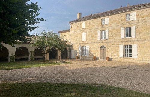 Vayres House | Maison de Charme Dans le Bordelais Bord de Rivière et Proche St-emilion