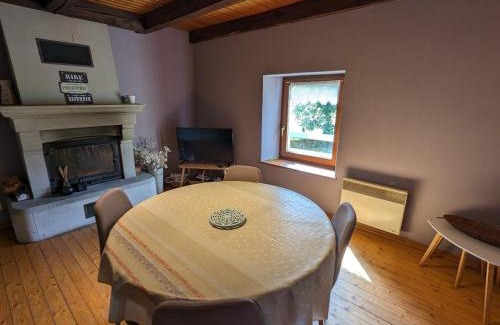 Girancourt House | Maison de charme en pierres, proche de la nature, idéale pour balades, proche Épinal - FR-1-589-73