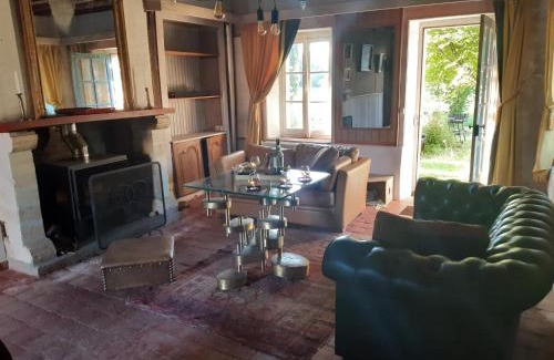 Saint-Maur House | Maison de famille XVIIIème avec jardin privatif en pleine nature, proche Châteauroux - FR-1-591-207