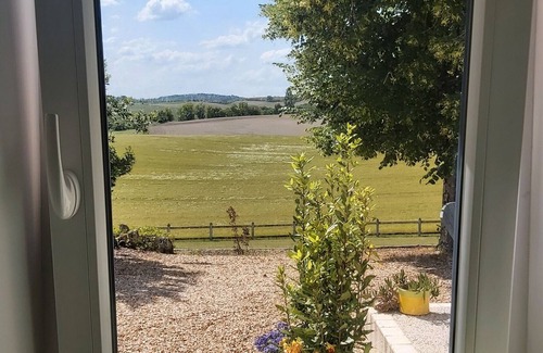 Aubeterre-sur-Dronne House | Maison de la Prairie – Peaceful countryside cottage with garden, nature & charm, near Aubeterre