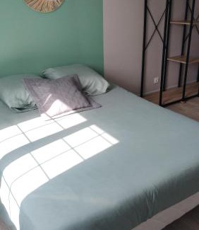 Saint-Eustache-la-Foret Apartment | Maison de village cosy
