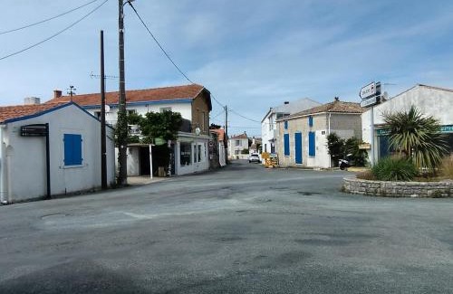 Domino House | Maison de Charme à Domino, Oléron - Idéale pour Familles et Amis, 4 Pers, Proche Plages et Marché - FR-1-778-27