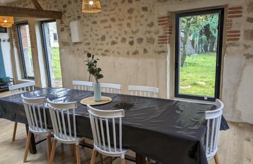 Saint-Laurent-sur-Sevre Apartment | Maison de Vacances 12min du Puy du fou grand studio
