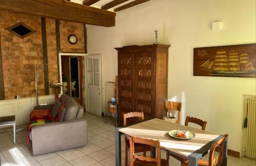 Avallon House | Maison de l horloge