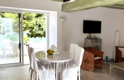 Aubeterre-sur-Dronne House | Maison de la Prairie