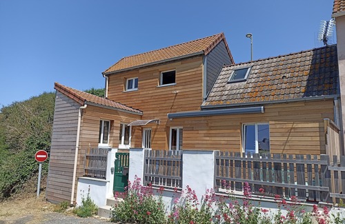 Ault House | Maison de la Mer in Ault - 200 m from the sea - quiet - south-facing - wifi