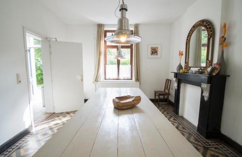 Awagne House | Maison de la Vallee