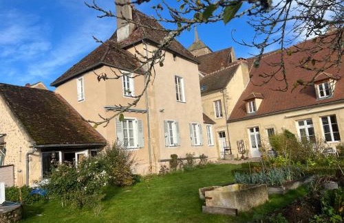 Avallon House | Maison de Noble Nicolas