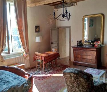 Avallon House | Maison de Noble Nicolas