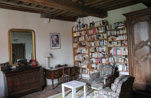 Avallon House | Maison de Noble Nicolas