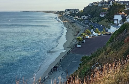 Donville-les-Bains House | Maison de Plage - les Pieds Dans L'eau - vue mer Imprenable