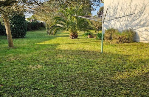 Ars-en-Re House | Maison de Plage sur Terrain Arboré