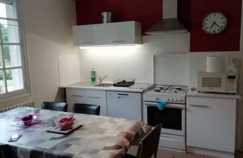 Saint-Thegonnec Loc-Eguiner House | Maison de retrouvailles, between sea and countryside in the land of parish enclosures