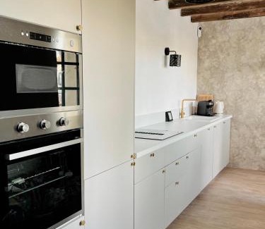 Cherval House | Maison de Terre