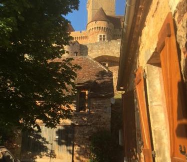 Prudhomat House | Maison de tuiles au pieds du château de Castelnau