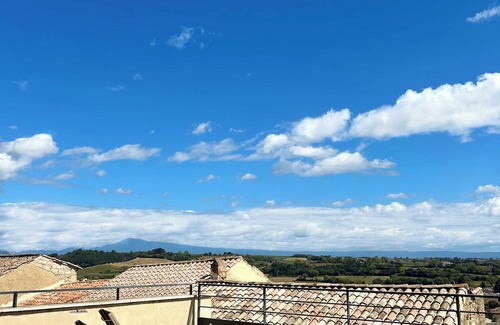 Chateauneuf-du-Pape House | Maison de Village Entièrement Rénovée