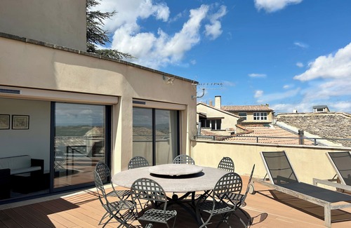 Chateauneuf-du-Pape House | Maison de Village Entièrement Rénovée