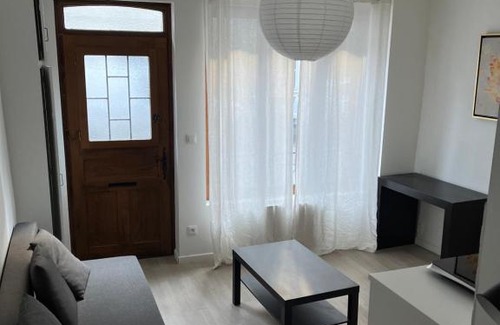 Saint-Pierre-des-Nids House | Maison de village